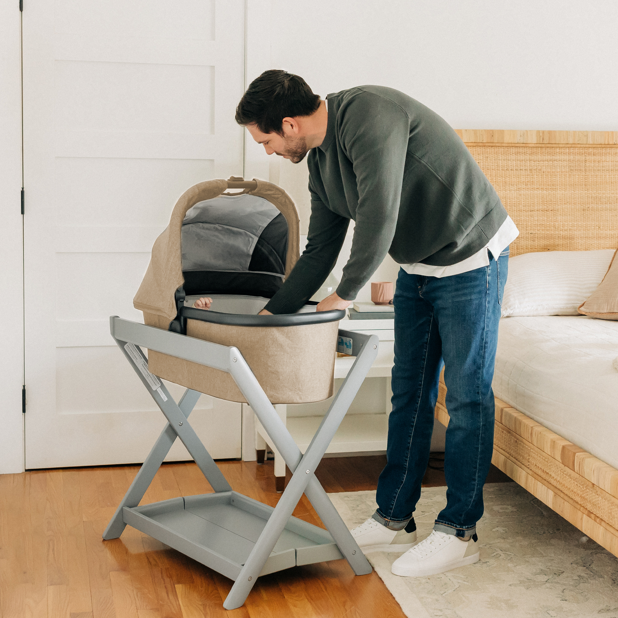 UPPAbaby Bassinet V3 Liam Oat Mélange Carbon Frame