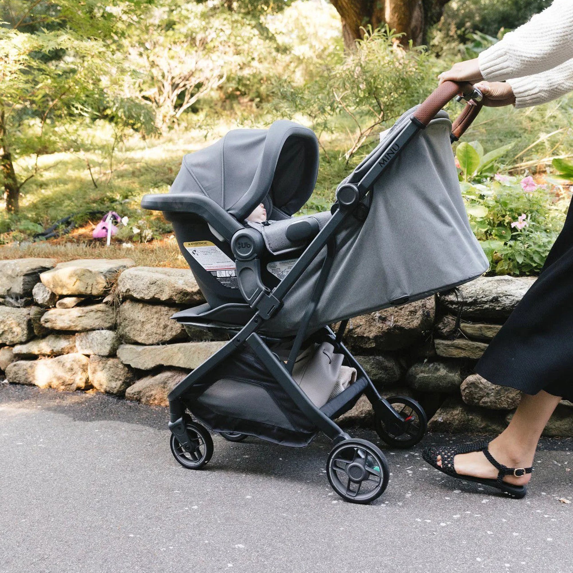 UPPAbaby Minu V3 Stroller Greyson Charcoal Mélange